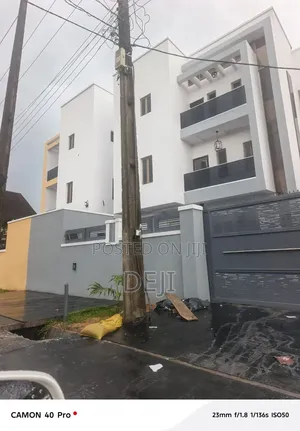 Furnished 3bdrm Block of Flats in Parkview Estate for rent