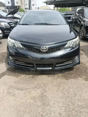 Toyota Camry SE 4dr Sedan (2.5L 4cyl 6A) 2014 Black