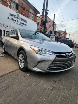Toyota Camry LE 4dr Sedan (2.5L 4cyl 6A) 2017 Silver