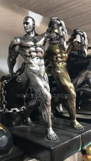 Freedom Fighter Home Decor - Strong Man Chain Breaker Table Ornament