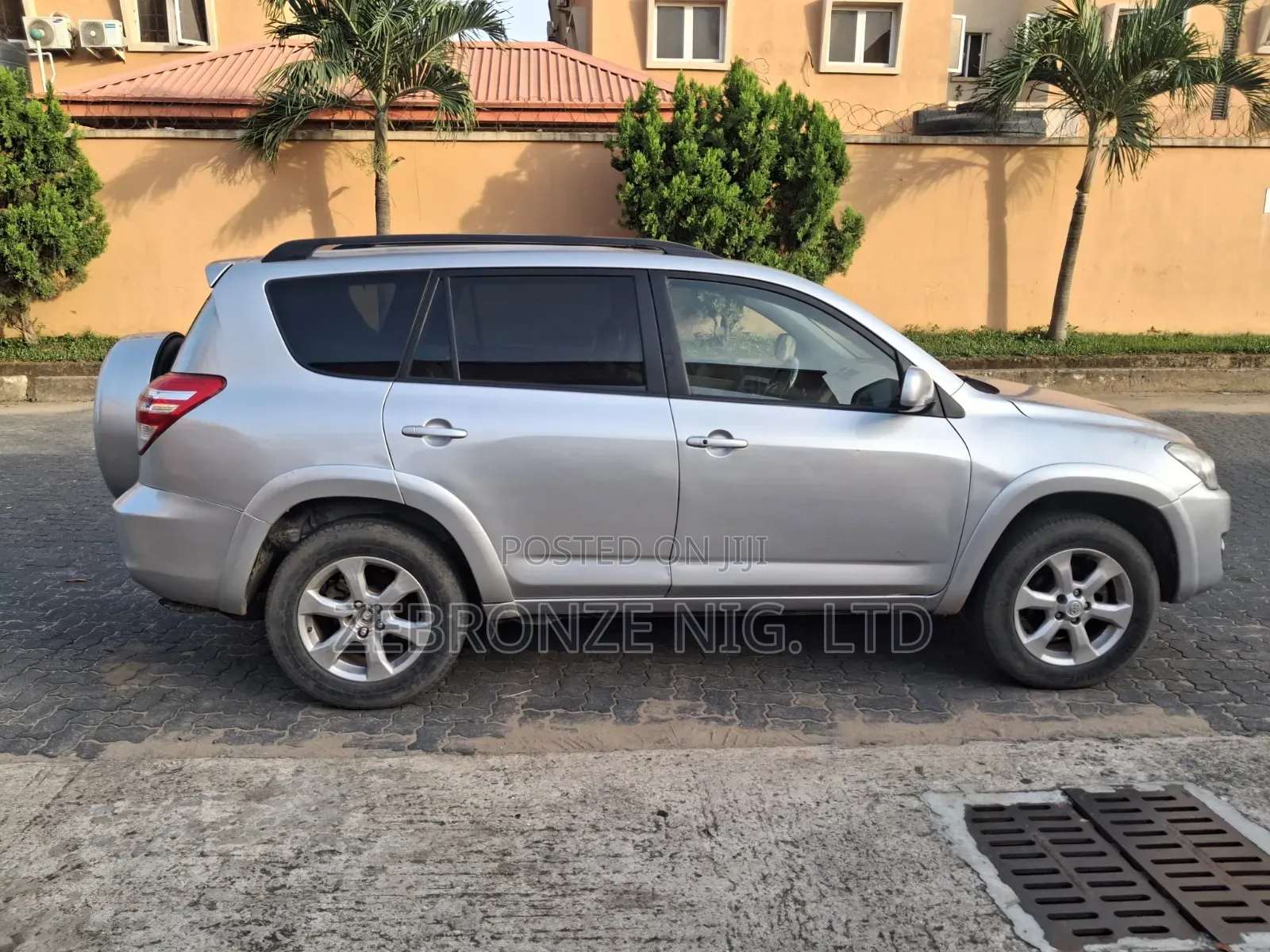 Toyota RAV4 2.5 Limited 2010 Silver