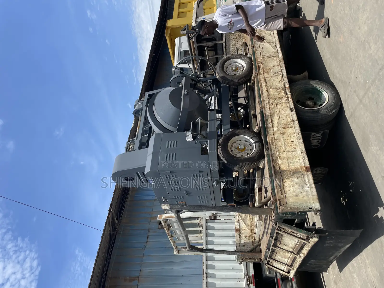 Concrete Mixer Self Loader With Crane