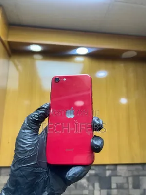 Apple iPhone SE (2020) 64 GB Red