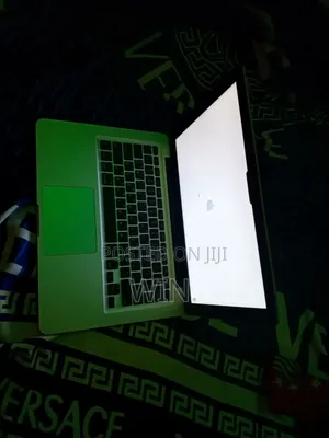 New Laptop Apple MacBook 2012 8GB Intel Core i5 HDD 500GB