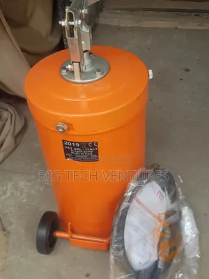 Manual Grease Pump, Specifically a 16kg Model Designed
