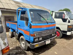 Toyota Dyna 200 1998 Blue