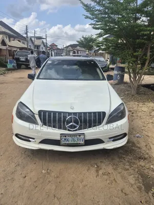 Mercedes-Benz C300 Sport 4Matic Sedan AWD (3.0L 6cyl 7A) 2011 White