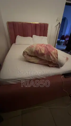 4x6 Bedframe