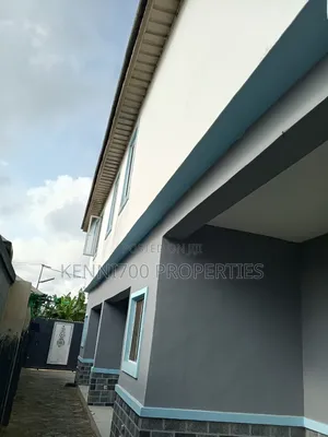 6bdrm Block of Flats in Araromi, Elerangbe for sale