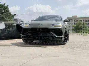 Lamborghini Urus 2024 Green