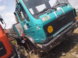 Mercedes Benz911 Crane Truckclean 1985 Blue