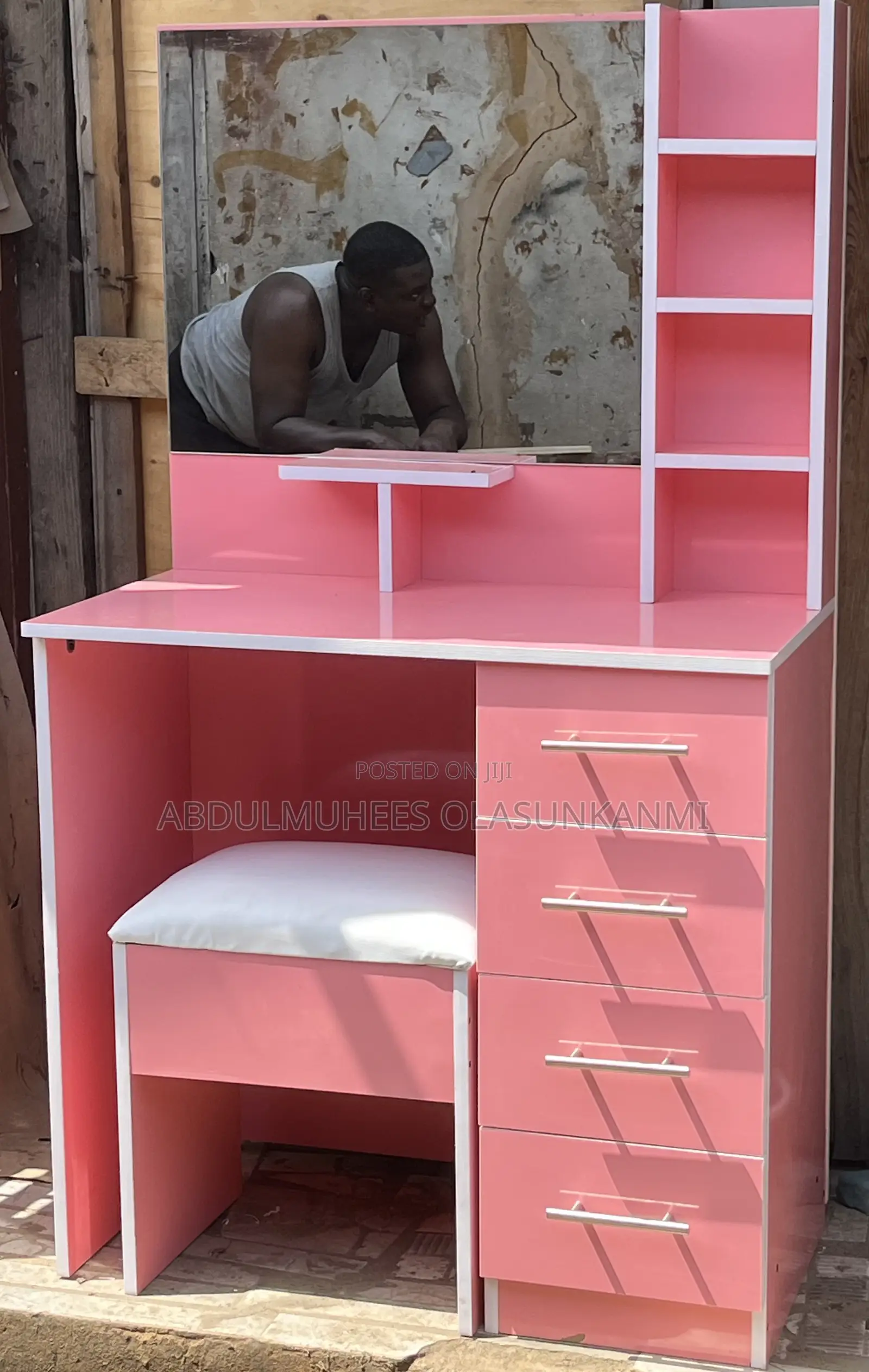 Beauty Dresser