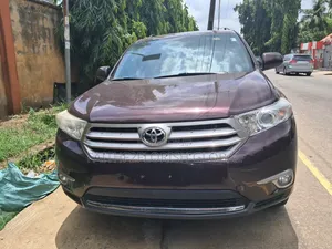 Toyota Highlander SE 2012 Burgundy
