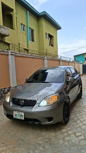 Toyota Matrix XR Hatchback AWD (1.8L 4cyl 4A) 2006 Gray
