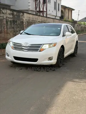 Toyota Venza XLE 2010 White