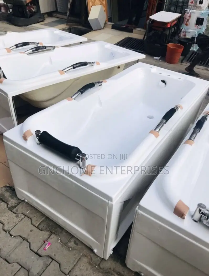 Executive Panel Bath