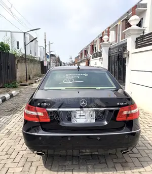 Mercedes-Benz E350 Base 4Matic Sedan AWD (3.5L 6cyl 7A) 2010 Black