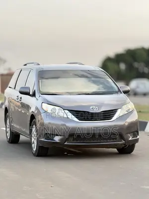 Toyota Sienna 2012 Gray