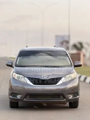 Toyota Sienna 2012 Gray