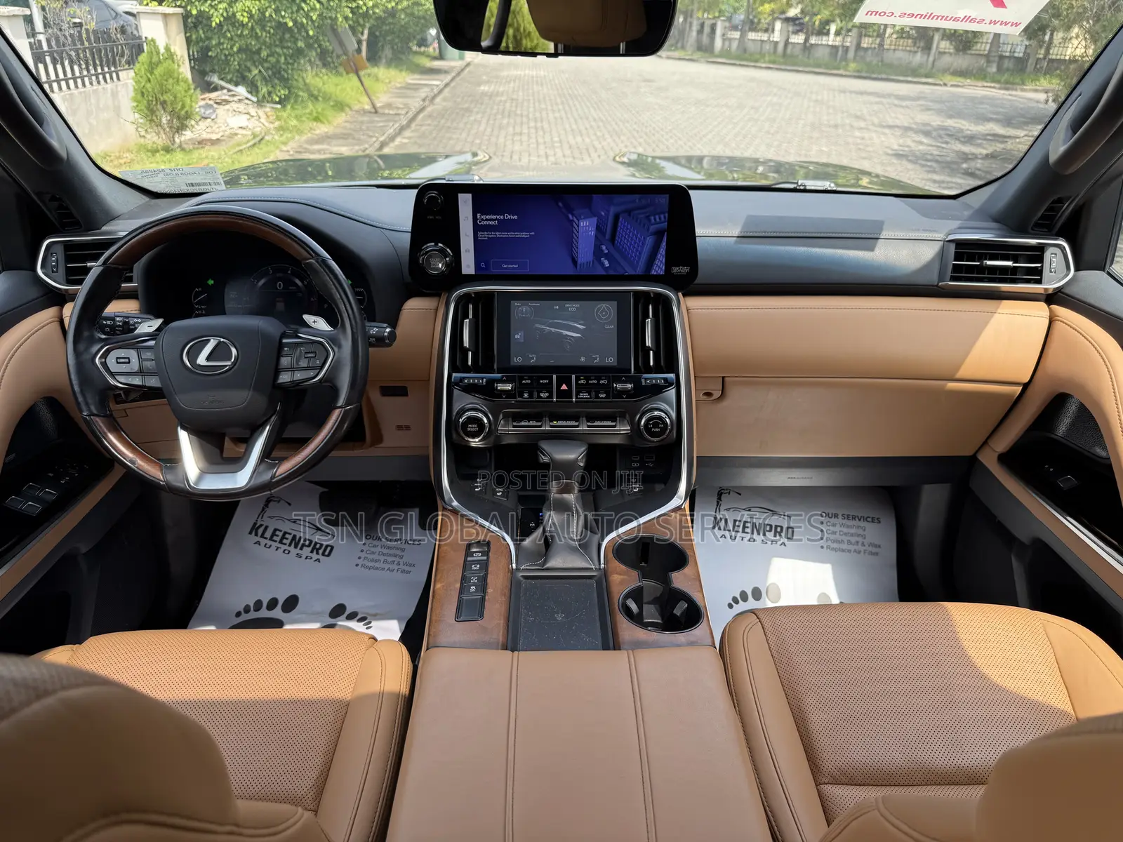 Lexus LX 600 2022 Green