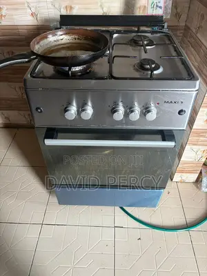 Maci Gas Cooker With Hot Plate
