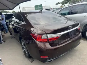 Lexus ES 2016 Brown