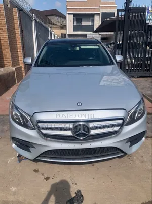 Mercedes-Benz E300 4Matic AWD Sedan (2.0L 4cyl 9A) 2017 Silver