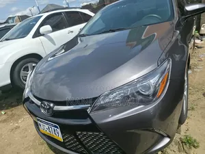 Toyota Camry 2016 Gray