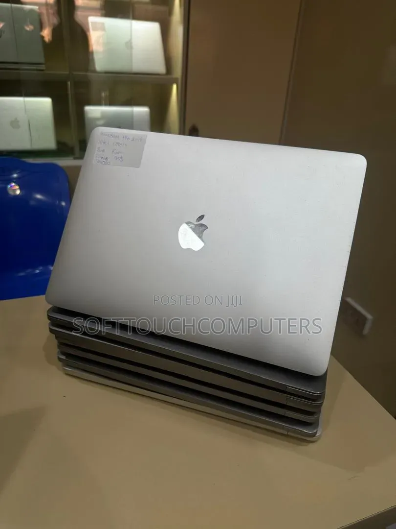 Laptop Apple MacBook Pro 2017 16GB Intel Core i7 SSD 256GB