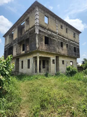 10bdrm Block of Flats in City Estate, Uyo for sale