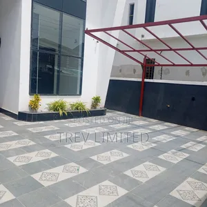 5bdrm Duplex in Sunshine Estate for sale