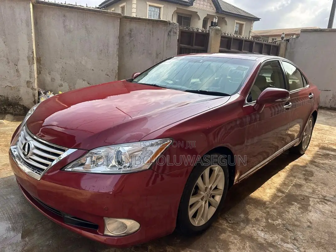 Lexus ES 2012 Red
