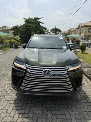 Lexus LX 600 2022 Green