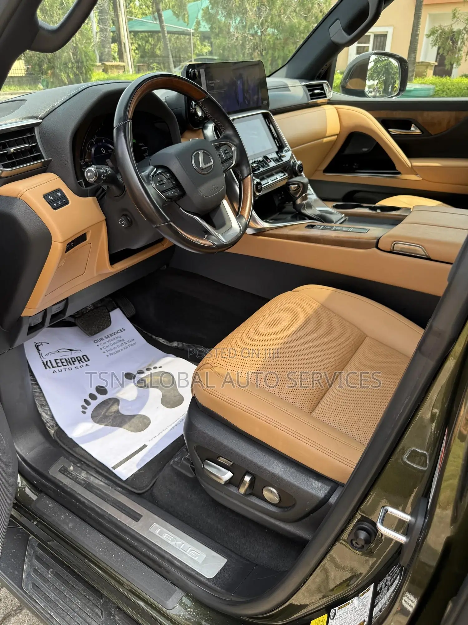 Lexus LX 600 2022 Green
