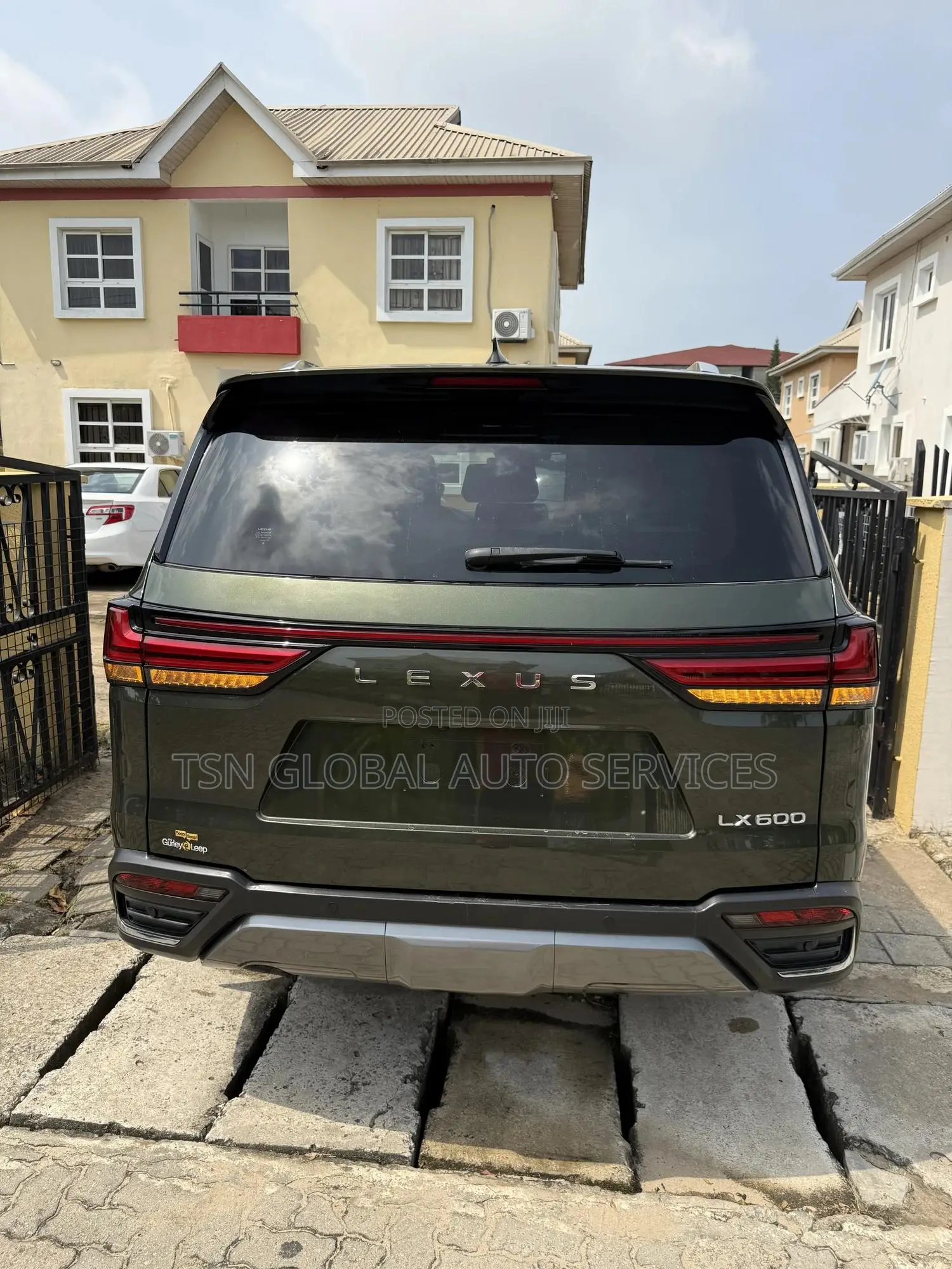 Lexus LX 600 2022 Green
