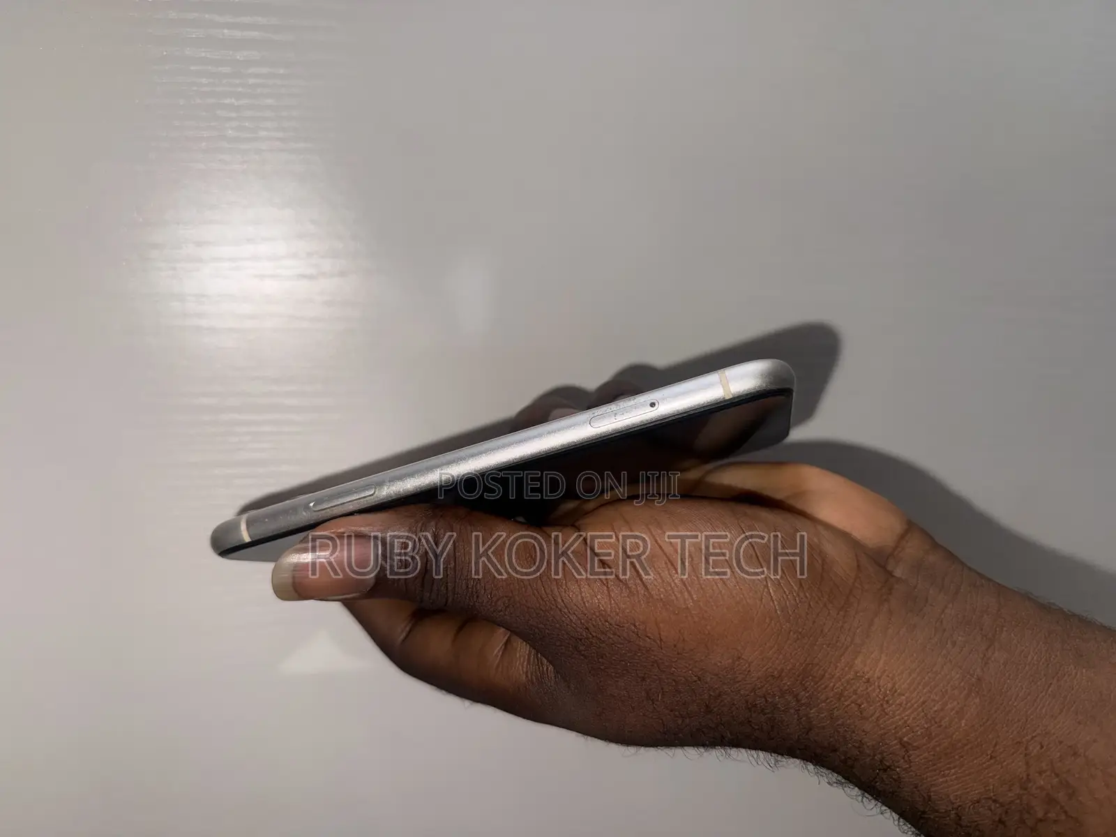 Apple iPhone 11 64 GB White