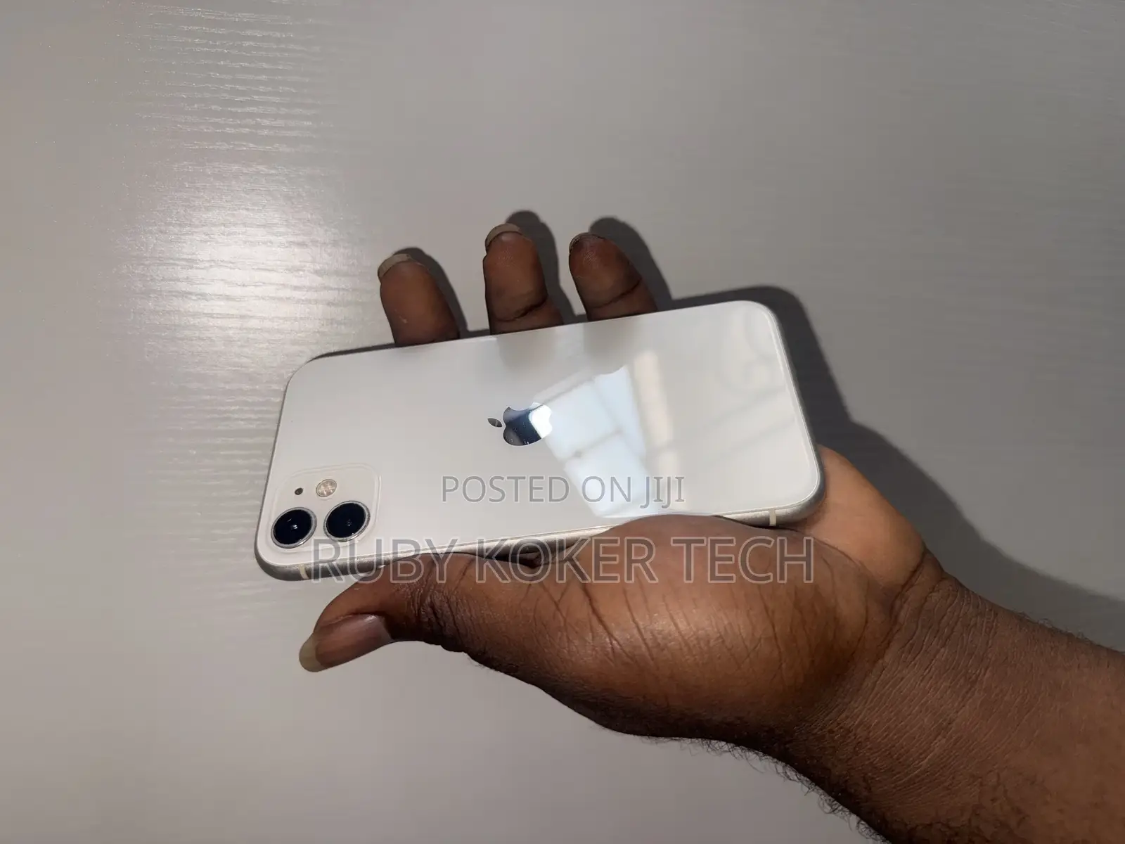 Apple iPhone 11 64 GB White
