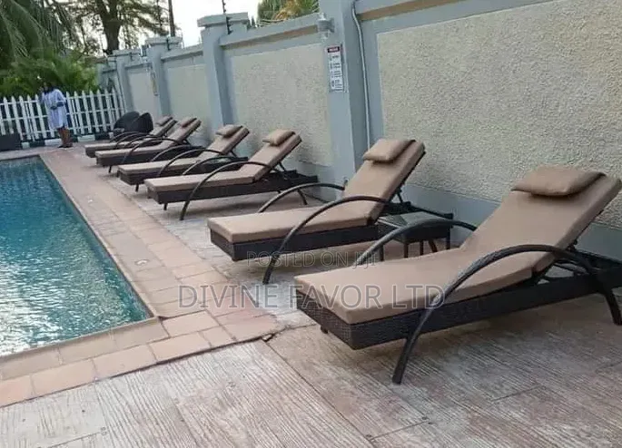 Poolside Bed With Headrest
