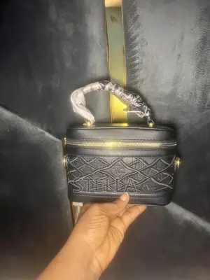 Berry’S Luxury Bags