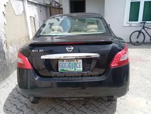Nissan Maxima 2012 Black