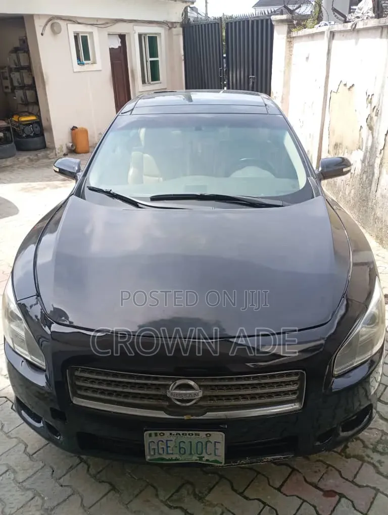 Nissan Maxima 2012 Black