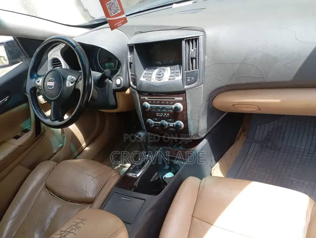 Nissan Maxima 2012 Black