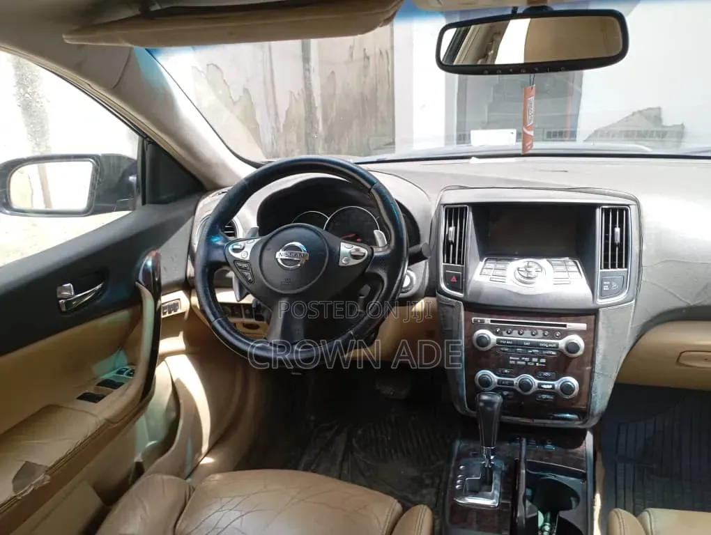 Nissan Maxima 2012 Black