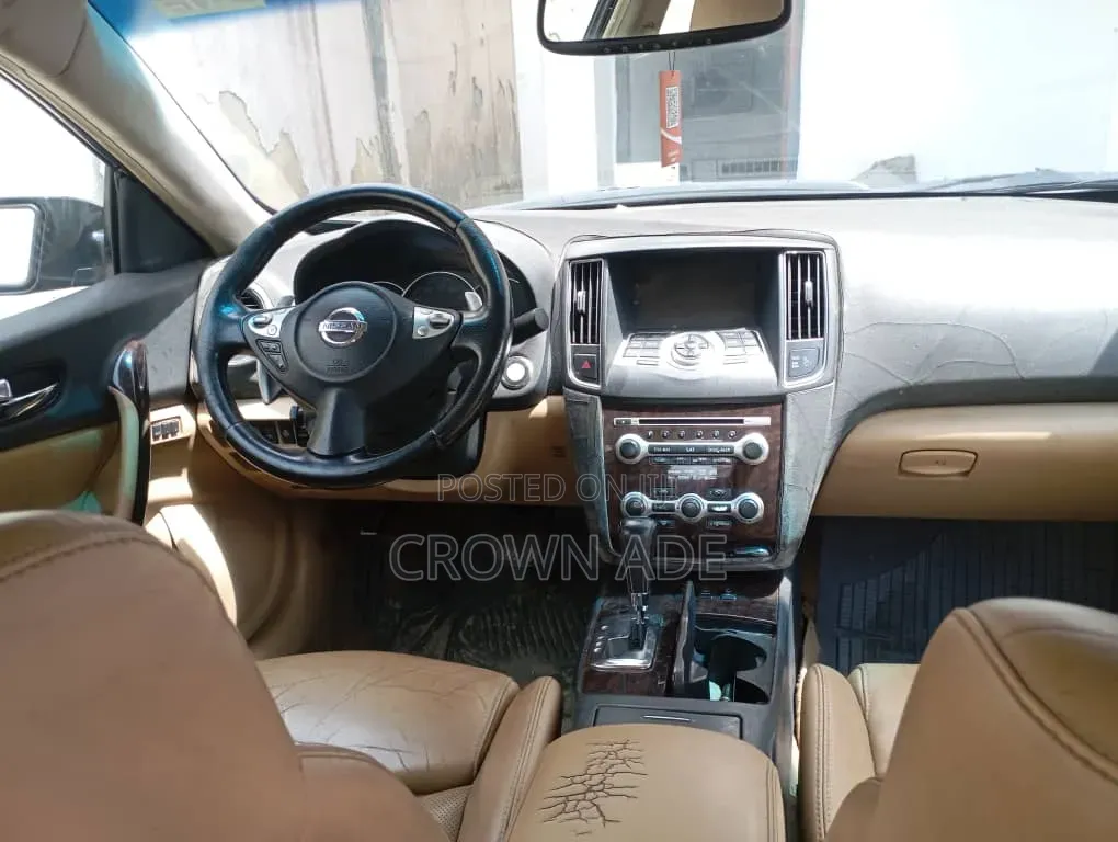 Nissan Maxima 2012 Black