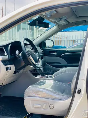 Toyota Highlander Limited 2019 White