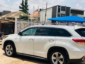 Toyota Highlander Limited 2019 White