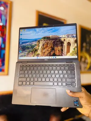 Laptop Dell Latitude 7420 32GB Intel Core i7 SSD 512GB