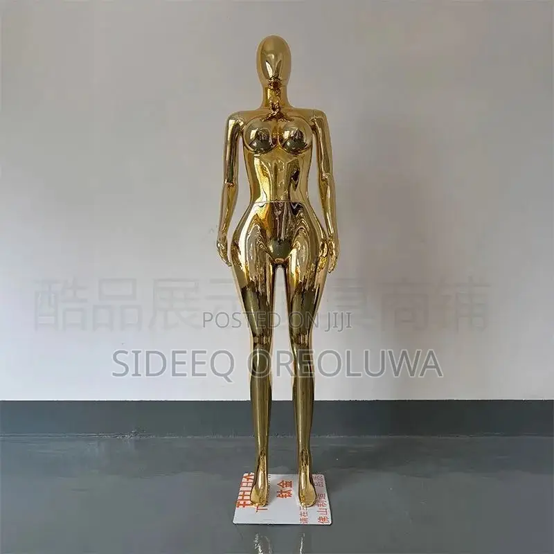 Golden Bbl Mannequin