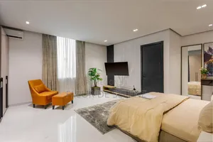 Luxury and Spacious 2 Bedroom Airbnb+ Pool and Gym + 2 Balconies