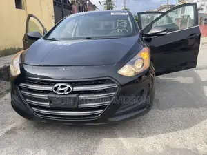 Hyundai Elantra SE Sedan FWD (1.8L 4cyl 6A) 2016 Black
